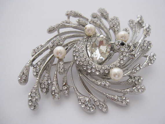 Mariage - Crystal pearl brooch,wedding brooch,bridal brooch,wedding accessories,bridal hair accessories,bridesmaid gift,wedding comb,bridal hair comb