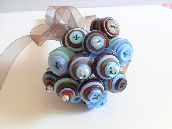 Hochzeit - Toss Button Bouquet in Brown, Blue, alternative bouquet, Flower Girl, Keepsake,