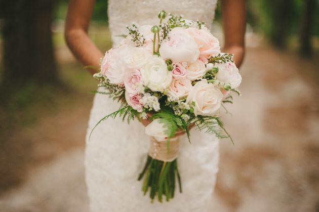 Mariage - Blush Pink And Mint Rustic DIY Wedding By Beca Companioni Photography