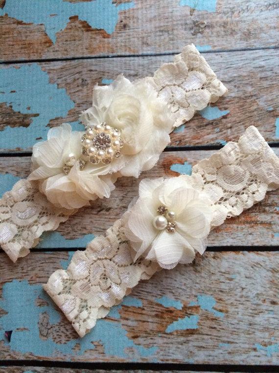 Hochzeit - IVORY  flower  / IVORY  chiffon / wedding garter set / bridal  garter/  lace garter / toss garter included /  wedding garter
