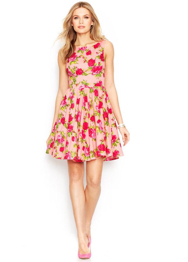 Hochzeit - Betsey Johnson Sleeveless Rose-Print Dress