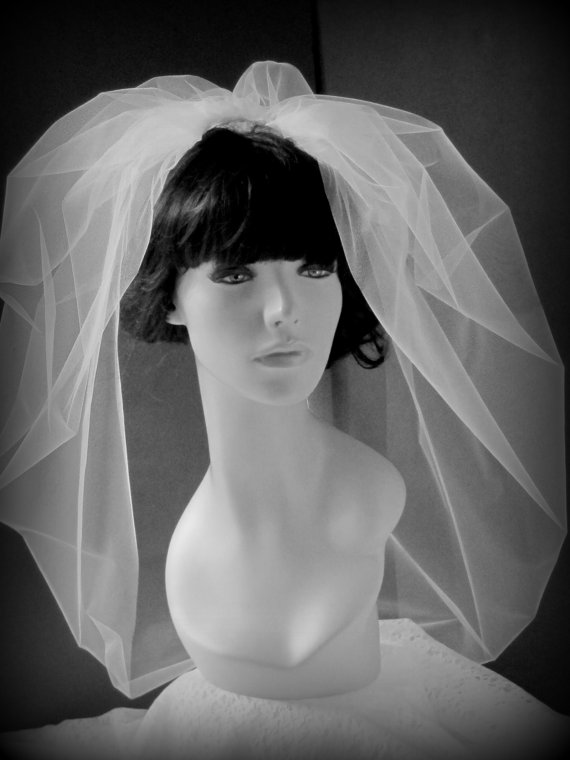 Hochzeit - Bridal Bubble Veil 28" Layer, shoulder length bubble veil, Bubble Bridal Wedding Veil