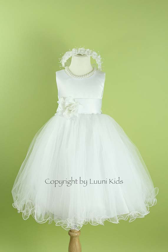 زفاف - Flower Girl Dress - WHITE Wavy Bottom Dress with WHITE Sash - Communion, Easter, Junior Bridesmaid, Wedding - From Toddler to Teen (FGWBW)