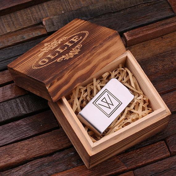 Свадьба - Personalized Monogrammed Engraved Money Clip Wallet Men's Gift, Groomsmen, Father's Day