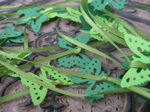 Свадьба - 15 Foot Butterfly Garland In Greens.  Wedding, Shower, Decoration.Or CHOOSE Your COLORS.  Custom Orders Welcome.