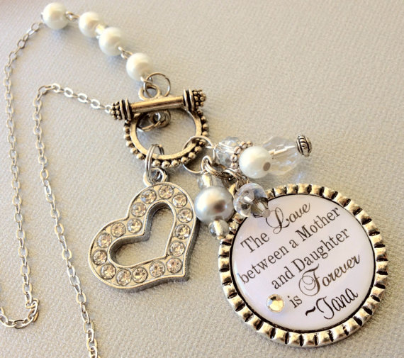 Свадьба - PERSONALIZED mother of bride gift- inspirational quote, thank you gift, birthday gift, wedding jewelry, rhinestone heart