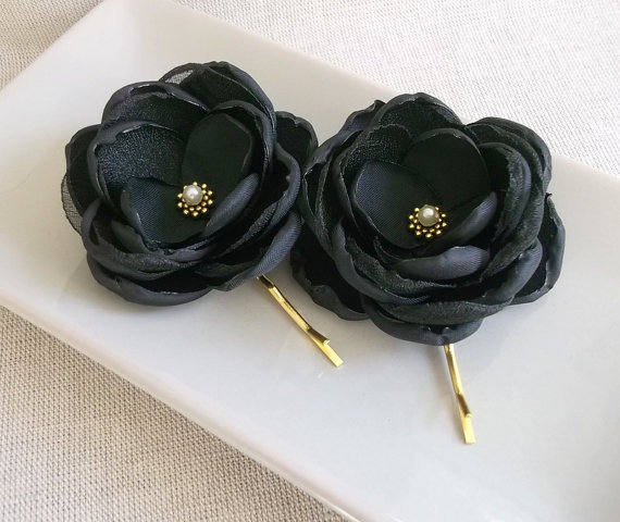 زفاف - Black satin organza flowers in handmade, Bridesmaids hair dress sash accessories, Black hair clips grip pin, Flower girls gift, Ivory gold