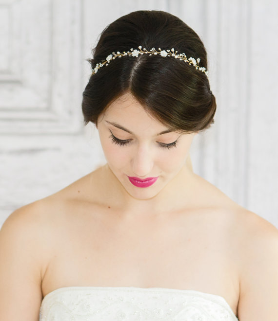 Свадьба - Bridal Freshwater Pearl, Handcarved Mother of Pearl Flower and Rhinestonel Hair Vine, Halo Headpiece, Crown Bridal Hair Accessory