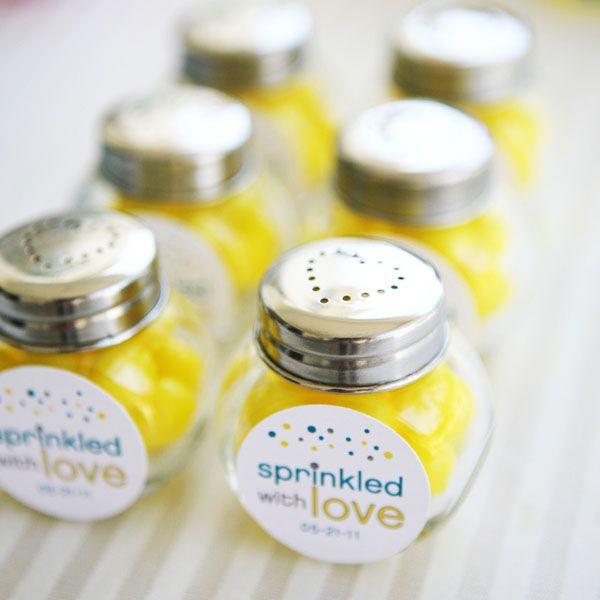 Hochzeit - Mini Candy Jar Salt And Pepper Shakers