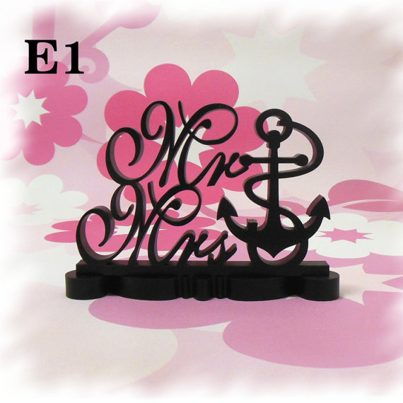 Mariage - 1/2" Thick  Mr and Mrs Wedding Cake Topper  - Custom Hand Made Cake Topper
