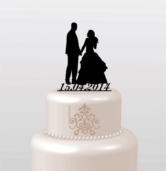 Wedding - Traditional Last Name Wedding Cake Toppers with Date, Personalized Wedding Cake Topper, Custom Mr and Mrs Wedding Cake Toppers