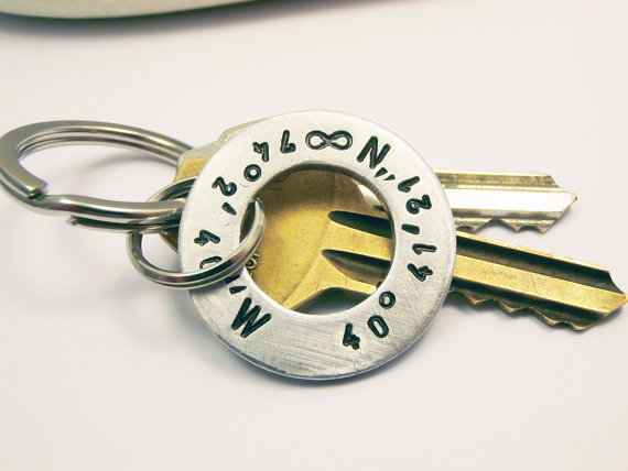Hochzeit - Personalized Aluminum Washer Coordinates Key Chain Hand stamped Names Dates Initials Coordinates Men  Boyfriend Groomsmen Gift
