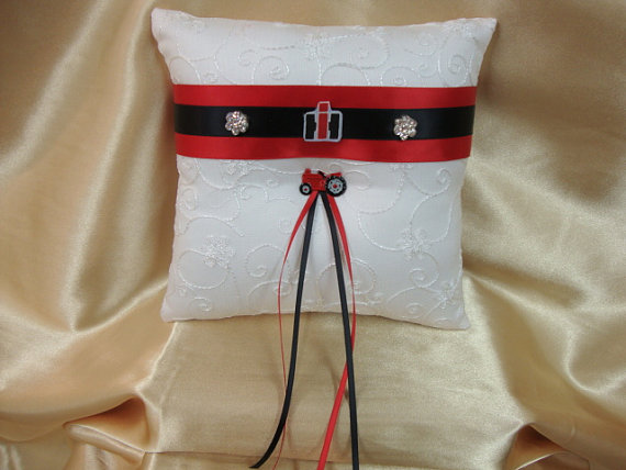 زفاف - Light Ivory Wedding Ring Bearer Pillow with Case IH Colors and Tractor Charm