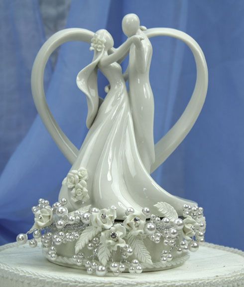 زفاف - White Vintage Rose Couple With Heart Wedding Cake Topper