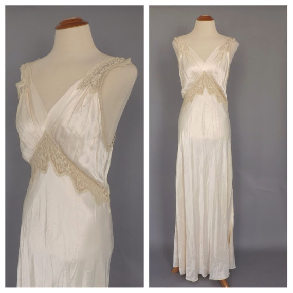 Mariage - Vintage 1940s Lady Leonora Ivory Silk Cream Lace Nightgown Lingerie Pin Up Boudoir Fashion Long Gown Wedding Night Lingerie 40s Art Deco