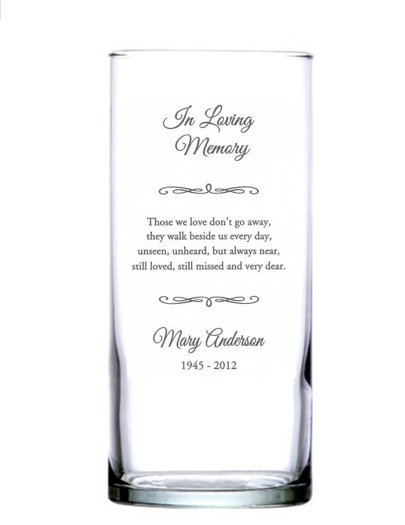 Свадьба - Personalized Engraved Memorial Glass Candle Holder/Vase - Two sizes available (#10)