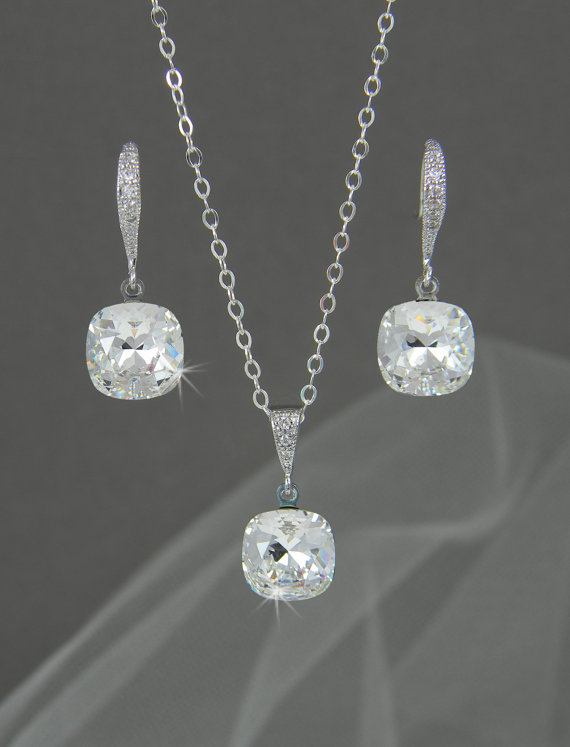 Hochzeit - Crystal Bridal SET, Cushion Cut Wedding SET, Swarovski crystal Earrings,Dainty Delicate, Bridesmaid jewelry, Square Crystal Drop Bridal SET