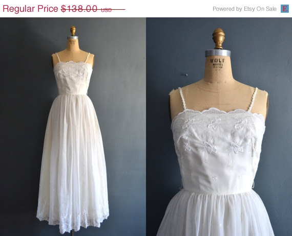 Wedding - SALE - 20% OFF SALE 70s wedding dress / 1970s wedding dress / Chiara