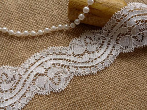 Mariage - 4.5cm wide Off-White Stretch Lace, Scalloped Elastic Lace Trim, Lace Headband, Wedding Garters, Baby Christening, Lingerie