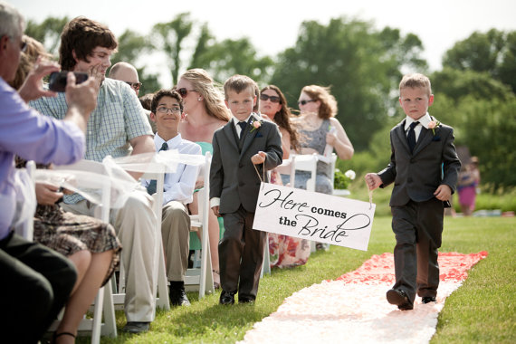 Hochzeit - Ring Bearer Sign Here Comes the Bride Sign Here Comes Your Bride Sign Wood Wedding Sign Uncle Here Comes Your Girl Daddy Here Comes Mommy