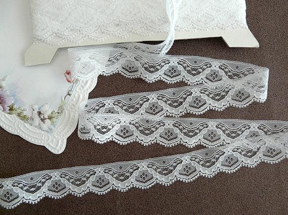 Hochzeit - 10 Yards - Vintage Lace - Corded Lace Edge - Bridal - Scalloped Edging - Craft Lace - Doll Dress Trim - Lingerie Lace - WHITE - No. B-227-S