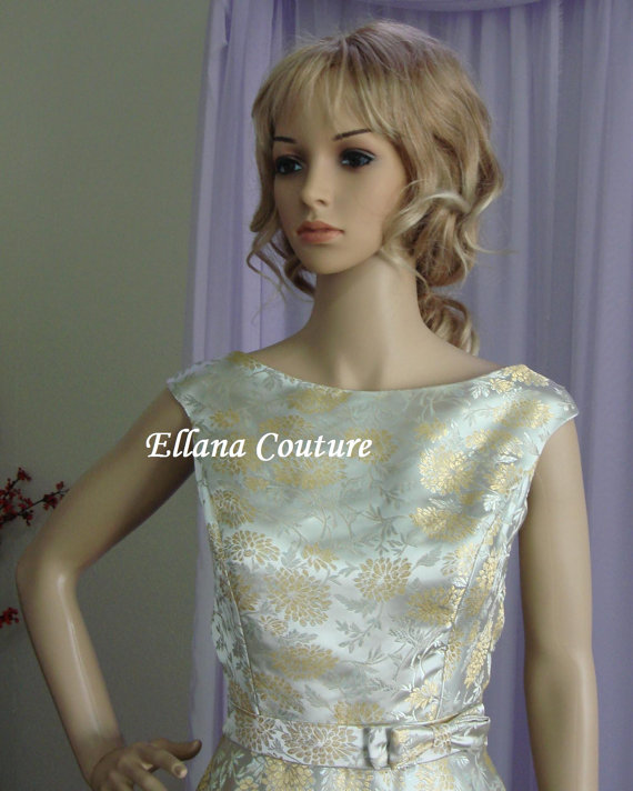 Hochzeit - Ready To Ship. Fiona - Vintage Inspired Tea Length Wedding Dress. Gorgeous Retro Style Brocade.