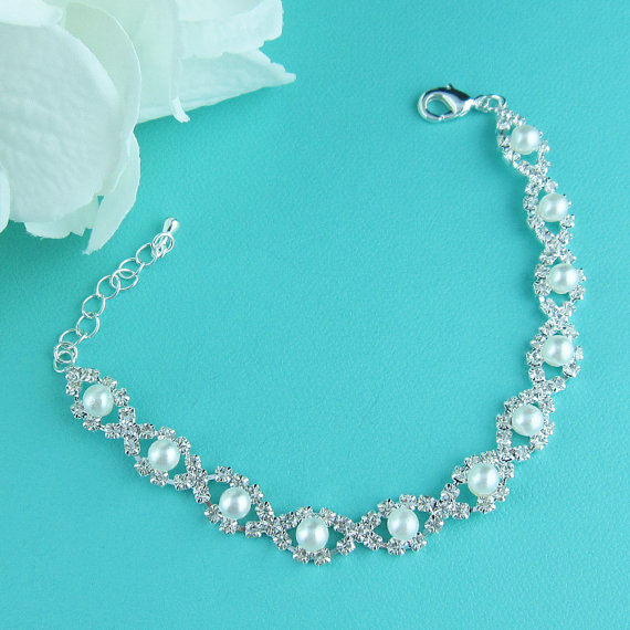 Hochzeit - Bridal bracelet, pearl wedding bracelet, rhinestone pearl bracelet, crystal white pearl bracelet, bridal jewelry, wedding accessories
