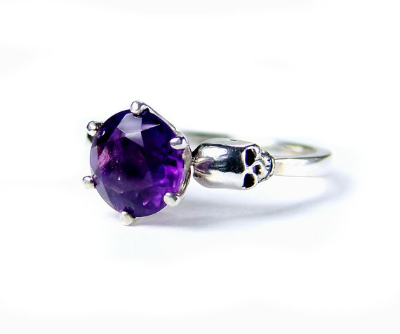 Hochzeit - Skull Ring Size 6.25 READY TO SHIP Amethyst Sterling Gothic Engagement Skull Ring Goth Jewel Ring Purple Gemstone Ring Memento Mori Ring