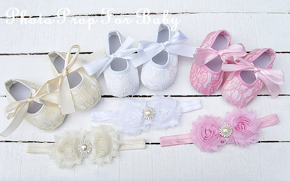 Wedding - Baby ivory Lace Shoes and headband set,Baby Shoes,Christening,Baptism,Wedding,Crib Shoes,Girl shoes,ivory Shoes,baby soft sole shoes