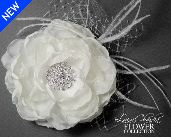 Wedding - Bridal White Flower Hair Clip, Bridal Flower Fascinator, Wedding White Flower Head Piece, White Flower Feather Hair Accessory, Weddings