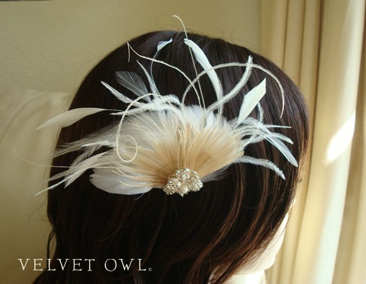 زفاف - Bridal peacock clip or comb attachment feather fascinator Off White Ivory or Champagne birdcage veil accessory - LILLIANA