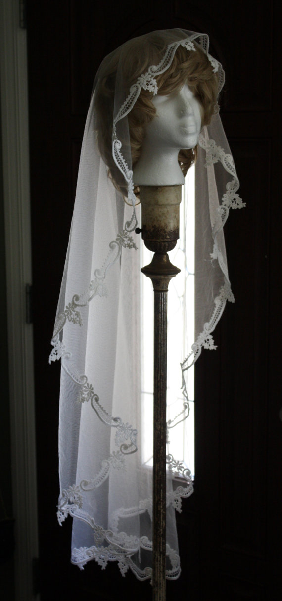 Wedding - Vintage 80s Bridal Veil Embroidered Scrolls White Wedding Fascinator Tulle Lace Boho Chic