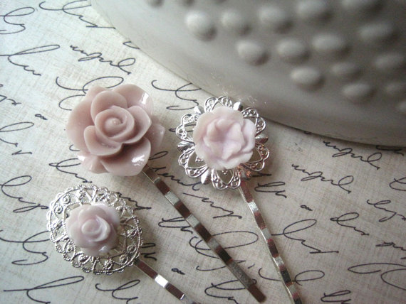 Свадьба - Pale Pink Bobby Pin Set, Flower Hairpins, Wedding Hair Accessory, Prom Hair Accessory, Bridesmaid Gift, Vintage Style Accessory