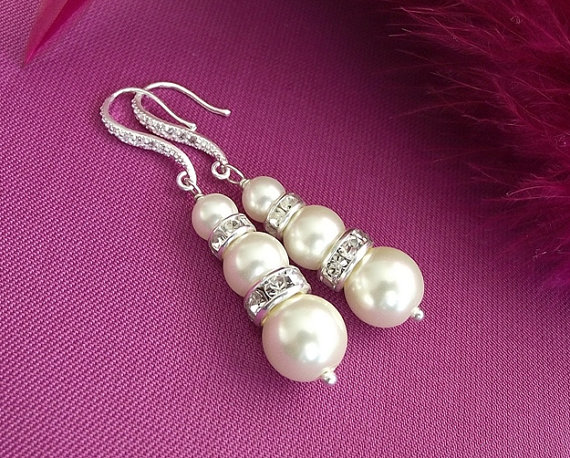 Свадьба - Rhinestone and pearl wedding earrings, bridal earrings, pearl drop earings, bridesmaid earrings, CZ wedding earring, pearl bridal earings