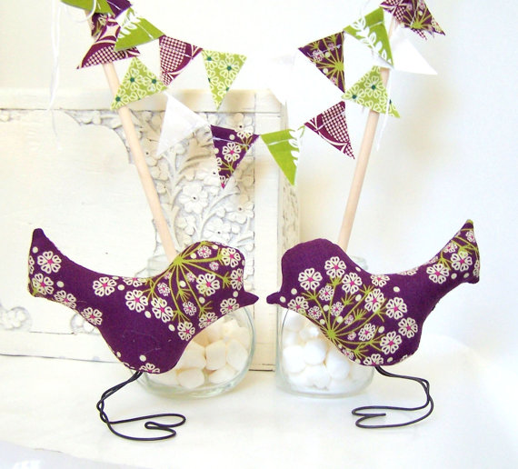Свадьба - Wedding Cake Topper Love Birds, Bridal Shower Cake Topper, Anniversary Gift, Modern Purple, Lime Green Flowers, Summer Wedding, Wedding Gift