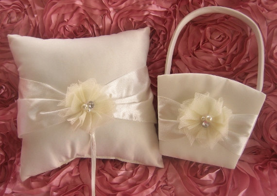 Mariage - Flower Girl Basket  ..  Wedding Ring Pillow .. Flower Girl Basket and Pillow , Ivory and Cream Shabby Chic Vintage Custom Colors too