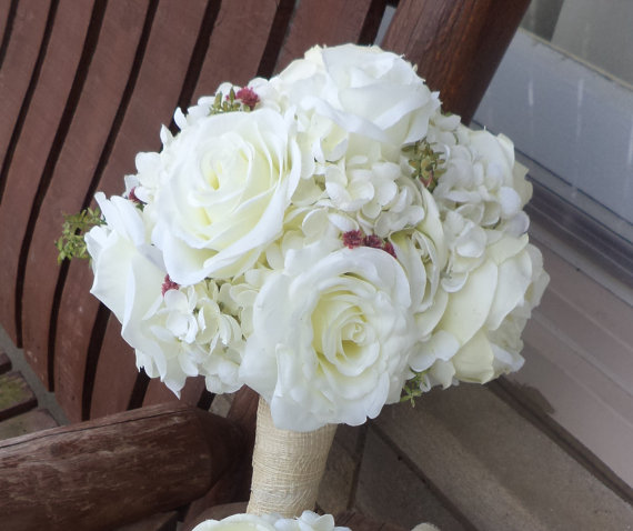 زفاف - White Silk Bridal Bouquet with Grooms Boutonniere / Rustic Bouquet / Country Wedding Flowers /  Neutral Color Bouquet / Silk Wedding Flowers