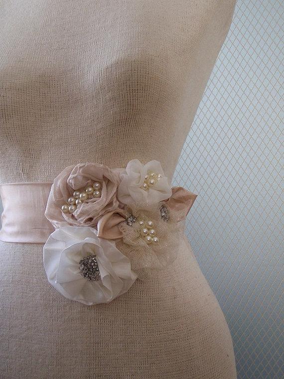 Mariage - Bridal Sash With  ONE UNIQUE  FLOWER