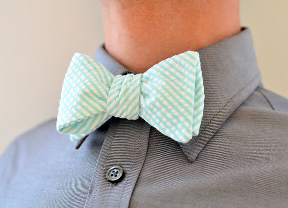 Hochzeit - Men's Bow Tie in Mint Green Seersucker- mens freestyle wedding custom groomsmen bowtie neck self tie striped
