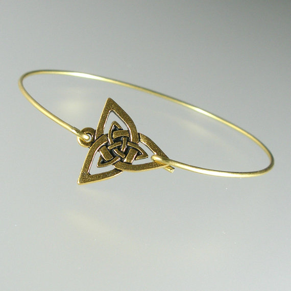 زفاف - Celtic Triangle Bangle Bracelet, Gold Bangle Bracelet, Gold Bracelet, Celtic Jewelry (191G.)