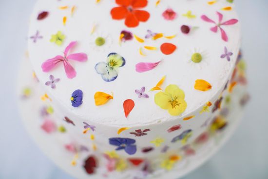 Wedding - 25  Ways To Put Springtime Flowers On The Table