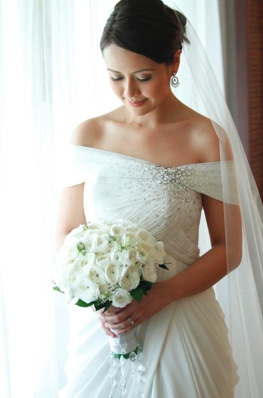 Свадьба - Short Sleeved/Cap Sleeved/Off The Shoulder Sleeves Wedding Gown Inspiration