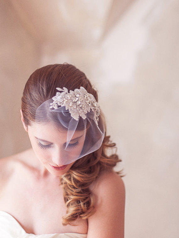 Mariage - Ivory Wedding Headpiece, Birdcage Veil Hair Comb, Lace Bridal Hair Comb, Ivory Lace Bridal Hair Accessory, Lace Bridal Comb with Bird Cage