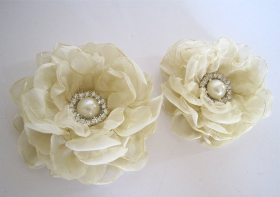 زفاف - Gorgeous Two Tone Ivory Cream Chiffon Set of Two Wedding Bridal Hair Clips with Pearl and Rhinestone Accents