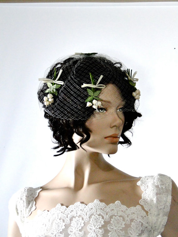 زفاف - Bridal Wedding Veil Whimsey Fascinator / Vintage Hats Womens Accessories / Hat Fascinator / Millinery 1950s
