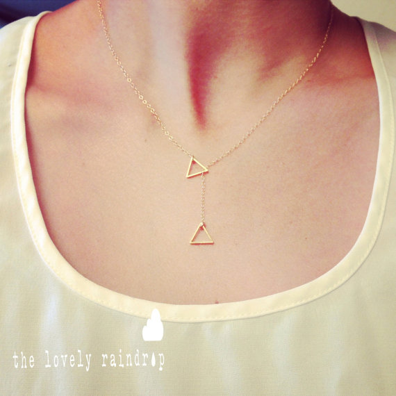 Hochzeit - Tiny Triangle Lariat Necklace - Dainty Little Triangle Shape Charm, gold jewelry, lariat necklace, gift for, wedding jewelry