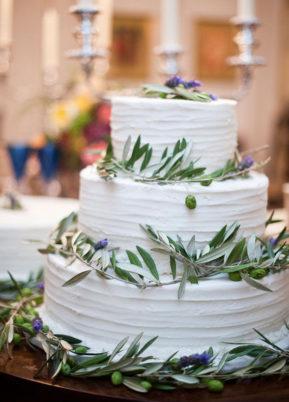 Hochzeit - 10 Fab Fresh-Flower Wedding Cakes
