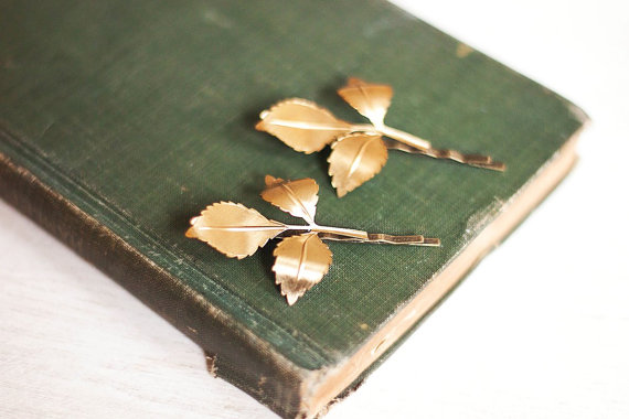 Свадьба - Branch Bobby Pins Nature Hair Accessories Gold Leaf Hair Clips Fall Autumn Raw Brass Woodland Wedding Golden Leaves Hair Grips