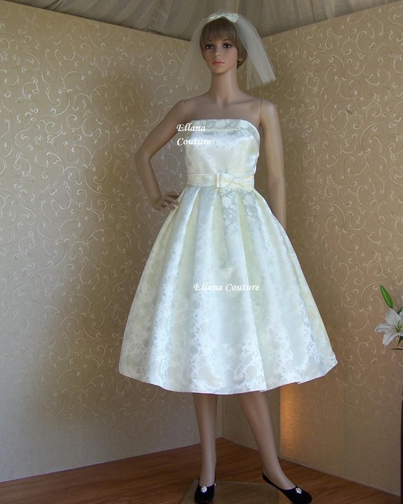 زفاف - Sample SALE. Rosalie - Vintage Style Tea Length Wedding Dress. Beautiful Brocade.