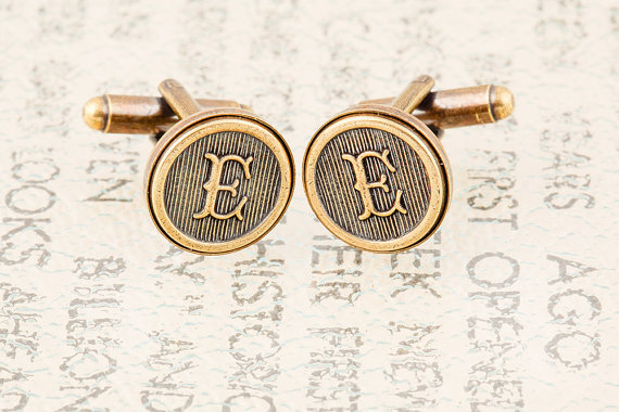 Свадьба - Letter Cufflinks, Monogram Cufflinks, Custom Initial Cufflinks, Wedding Cufflinks, Groomsmens Gifts, Made to Order - Antiqued Brass
